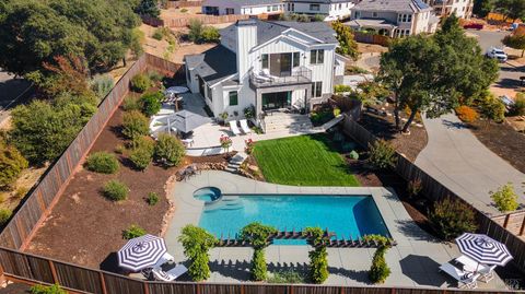 Photo of 3724 Stanhope Court, Santa Rosa, CA 95404 (MLS # 326023821)