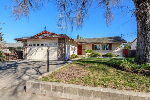 Photo of 2430 Yajome Street, Napa, CA 94558 (MLS # 326011910)
