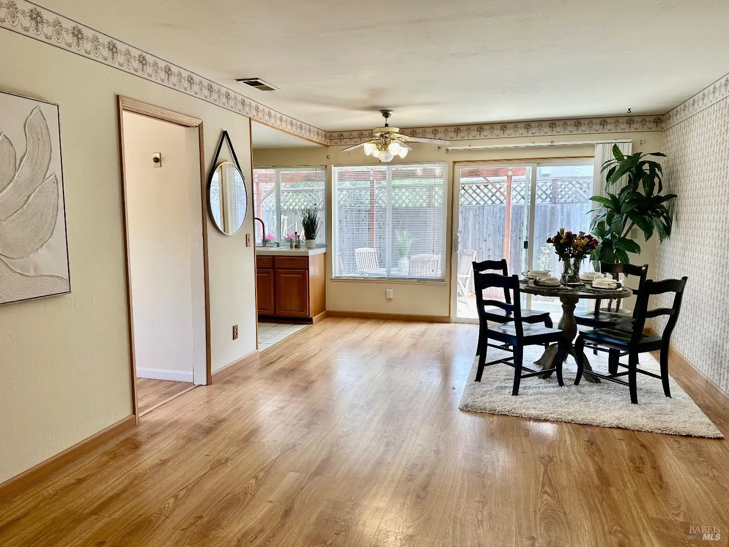 Novato, California 94947, United States, 4 Bedrooms Bedrooms, ,2 BathroomsBathrooms,Residential,Pending,89293