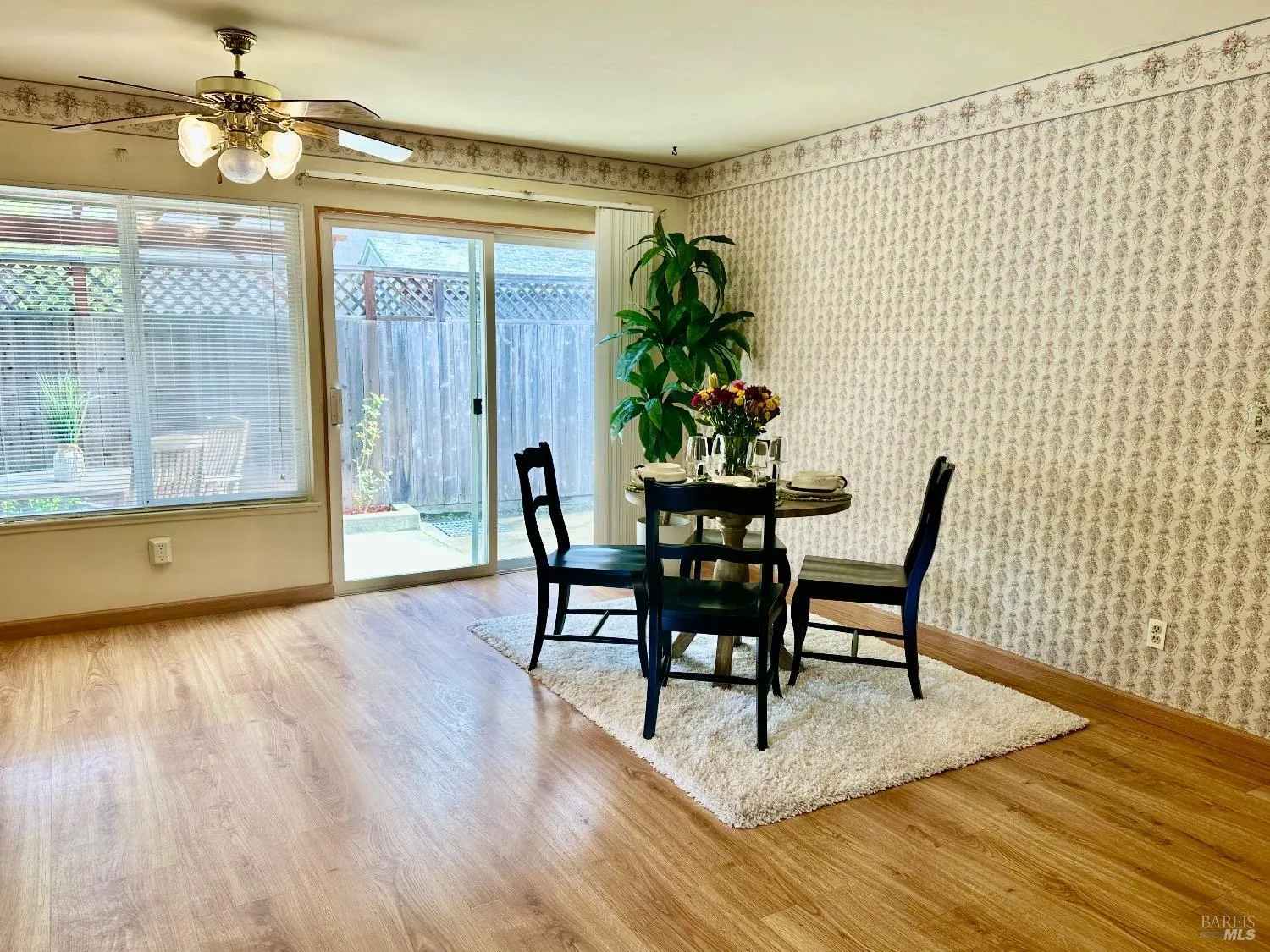 Novato, California 94947, United States, 4 Bedrooms Bedrooms, ,2 BathroomsBathrooms,Residential,Pending,89293