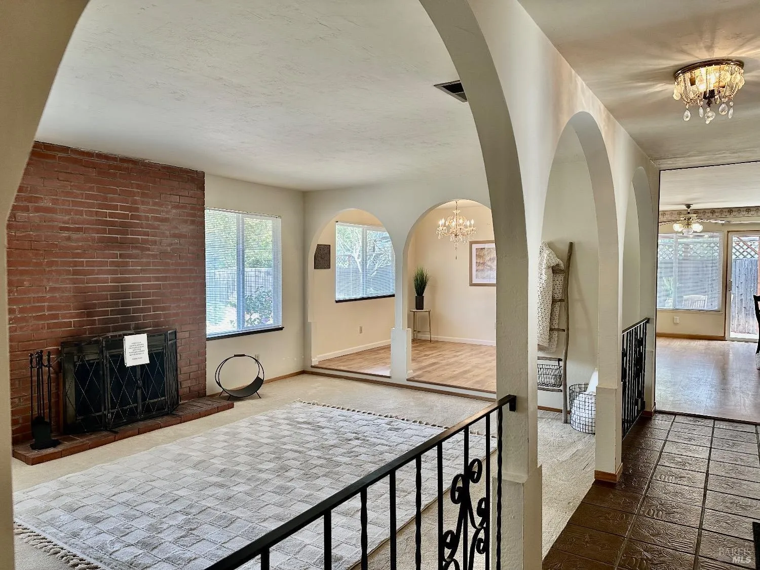 Novato, California 94947, United States, 4 Bedrooms Bedrooms, ,2 BathroomsBathrooms,Residential,Pending,89293