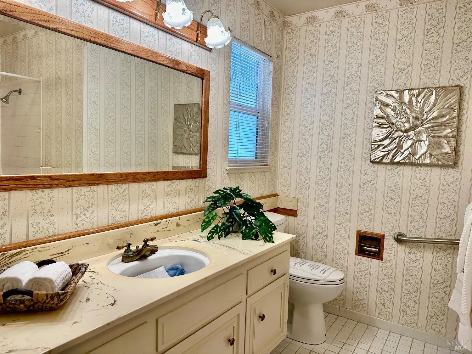 Novato, California 94947, United States, 4 Bedrooms Bedrooms, ,2 BathroomsBathrooms,Residential,Pending,89293