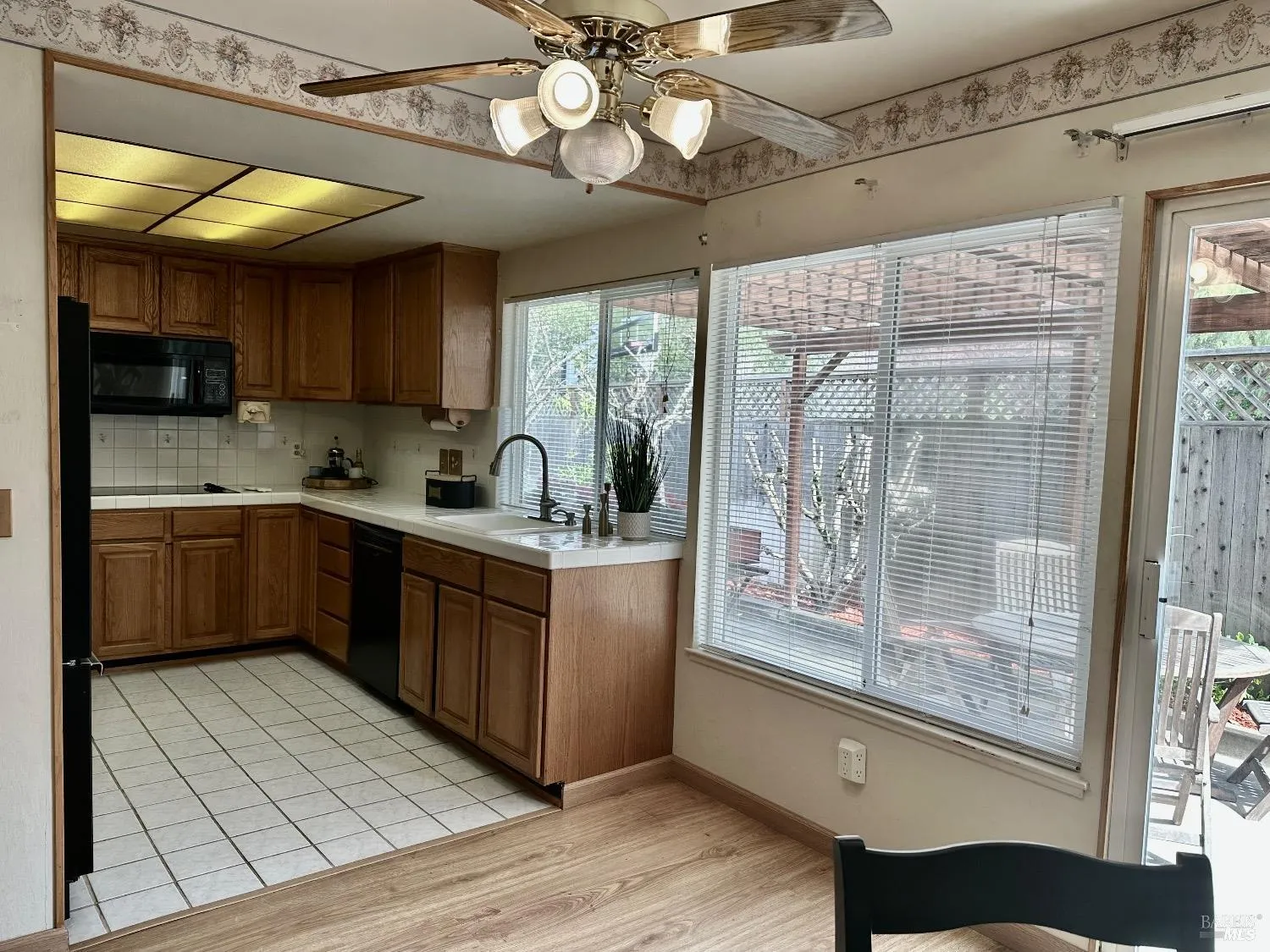 Novato, California 94947, United States, 4 Bedrooms Bedrooms, ,2 BathroomsBathrooms,Residential,Pending,89293