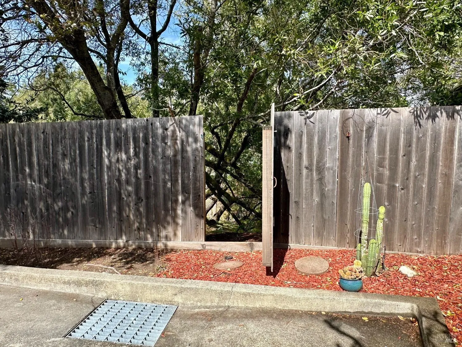 Novato, California 94947, United States, 4 Bedrooms Bedrooms, ,2 BathroomsBathrooms,Residential,Pending,89293