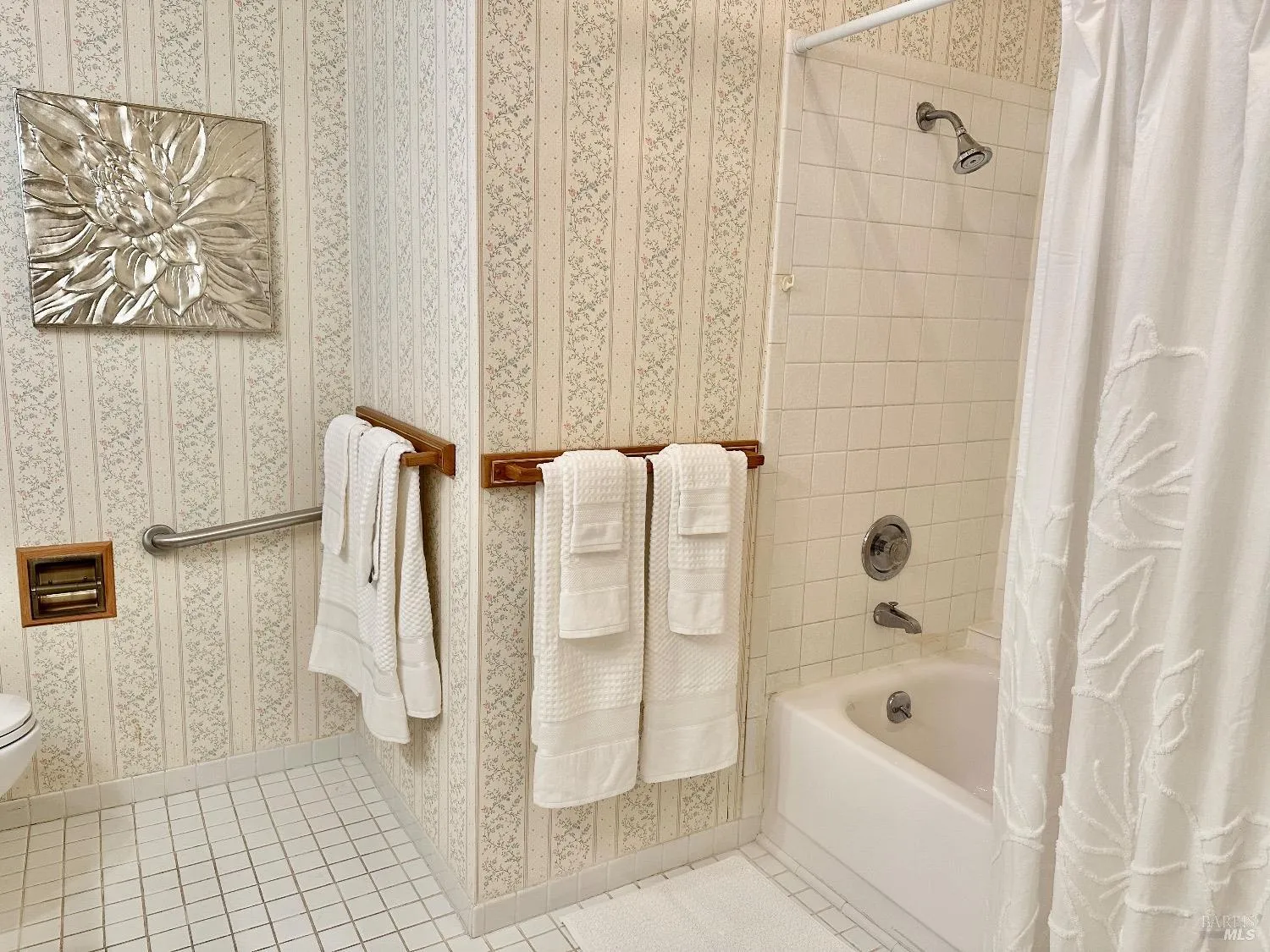 Novato, California 94947, United States, 4 Bedrooms Bedrooms, ,2 BathroomsBathrooms,Residential,Pending,89293