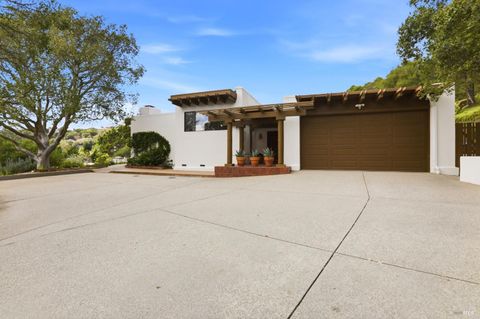 Photo of 2 Paseo Mirasol, Tiburon, CA 94920 (MLS # 326012530)