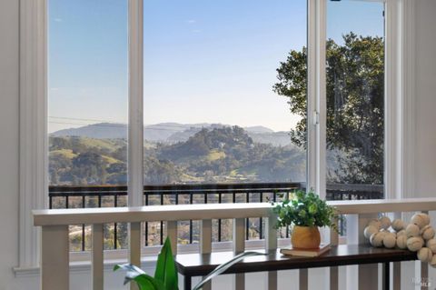 Photo of 418 Scenic Avenue, San Anselmo, CA 94960 (MLS # 326008665)