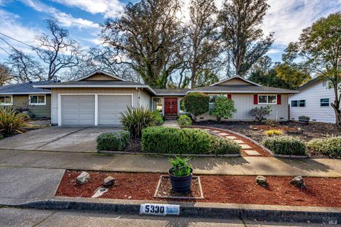 Photo of 5330 Marit Drive, Santa Rosa, CA 95409 (MLS # 326007291)