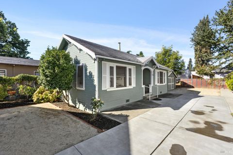 Photo of 543 Randolph Street #A, Napa, CA 94559 (MLS # 325092665)