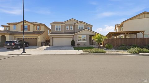 Photo of 1401 Spur Lane, Fairfield, CA 94533 (MLS # 326018544)