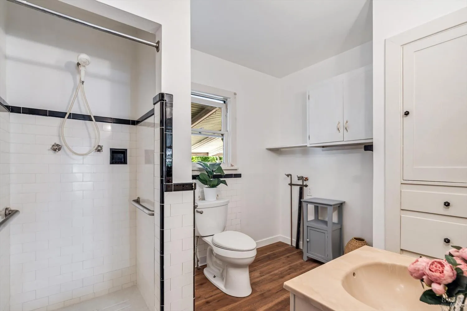 Napa, California 94559, United States, 2 Bedrooms Bedrooms, ,1 BathroomBathrooms,Residential,Pending,123865