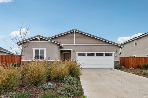 Photo of 1830 Orange Blossom Lane, Dixon, CA 95620 (MLS # 325103274)
