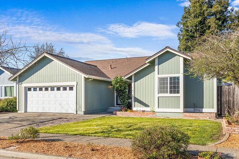 Photo of 2257 White Chapel Court, Santa Rosa, CA 95401 (MLS # 326017052)