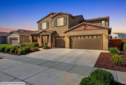 Photo of 710 Fielding Way, Dixon, CA 95620 (MLS # 326017157)