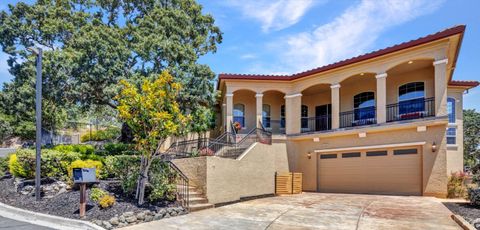 Photo of 382 Knoll Drive, Fairfield, CA 94534 (MLS # 325062489)