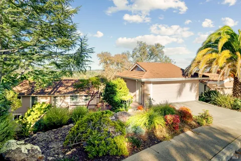 136 Drakewood Place, Novato, CA 94947 - MLS#: 324091921