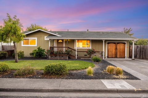 Photo of 7147 Belita Avenue, Rohnert Park, CA 94928 (MLS # 325078490)