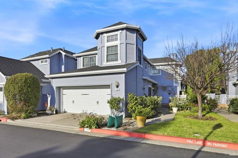 Photo of 46 Mariners Circle, San Rafael, CA 94903 (MLS # 326008953)