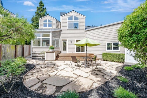 Featured picture for the property 324074145