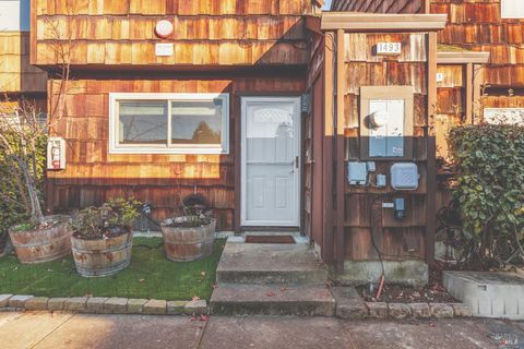 Photo of 1493 Parkway Drive, Rohnert Park, CA 94928 (MLS # 325093795)