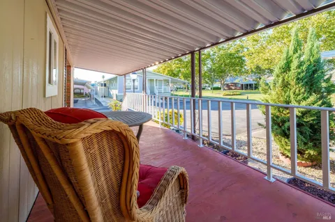 415 Burgundy Circle S, Calistoga, CA 94515 - MLS#: 325009249