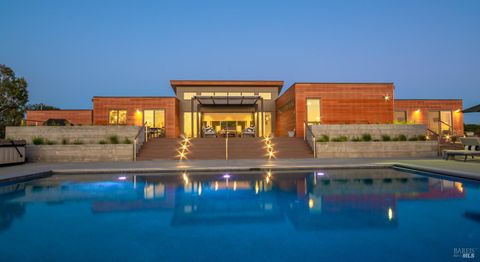 Photo of 519 Horse Barn Road, Healdsburg, CA 95448 (MLS # 326014284)