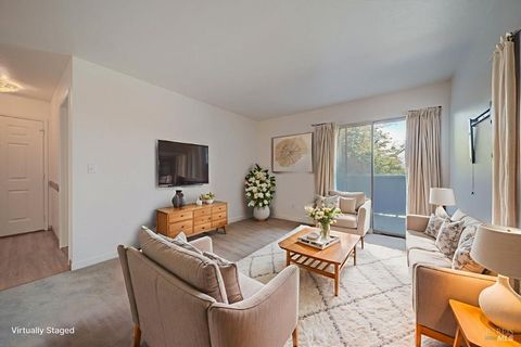 Photo of 237 Lighthouse Drive, Vallejo, CA 94590 (MLS # 325039271)