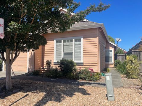 Photo of 849 Patti Page Court, Windsor, CA 95492 (MLS # 325076024)