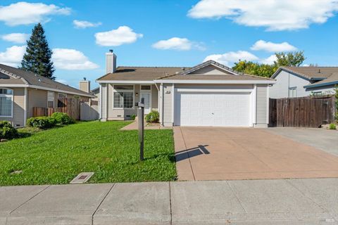 Photo of 106 Genoa Court, Vacaville, CA 95688 (MLS # 325096225)
