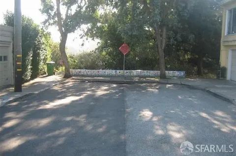 MLS: 425027664