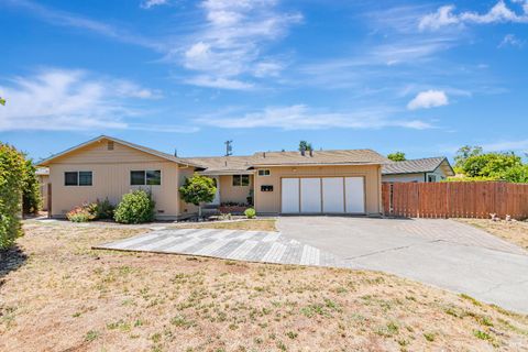 Photo of 229 Arlen Drive, Rohnert Park, CA 94928 (MLS # 325061728)