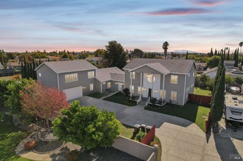 Photo of 507 Kings Way #B, Suisun City, CA 94585 (MLS # 325095526)