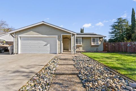 Photo of 230 James Court, Vacaville, CA 95687 (MLS # 326001948)