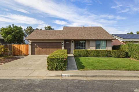 Photo of 570 Berkeley Way, Fairfield, CA 94533 (MLS # 325095883)