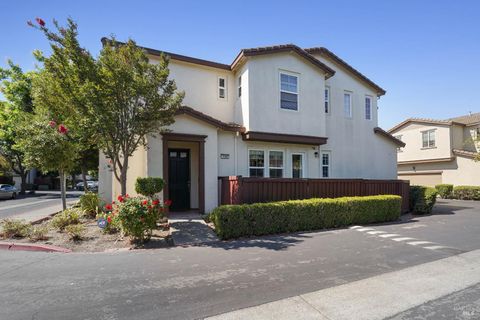 Photo of 1669 Rutledge Lane, Fairfield, CA 94533 (MLS # 325087724)