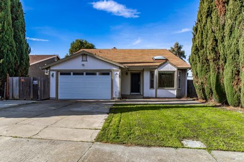 Photo of 235 Toledo Court, Vallejo, CA 94591 (MLS # 325101813)