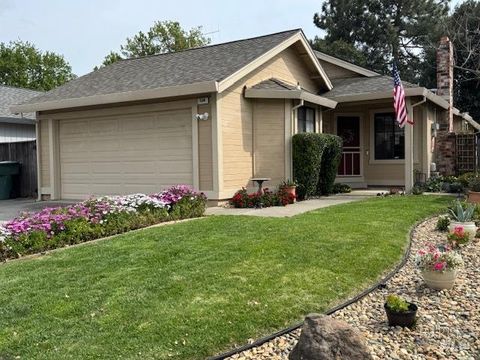 Photo of 530 Eldridge Avenue, Vacaville, CA 95688 (MLS # 326007710)