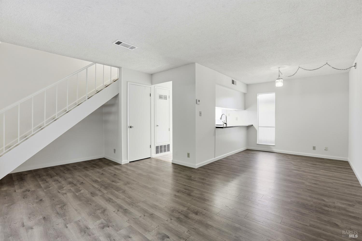 67 Roundtree Boulevard