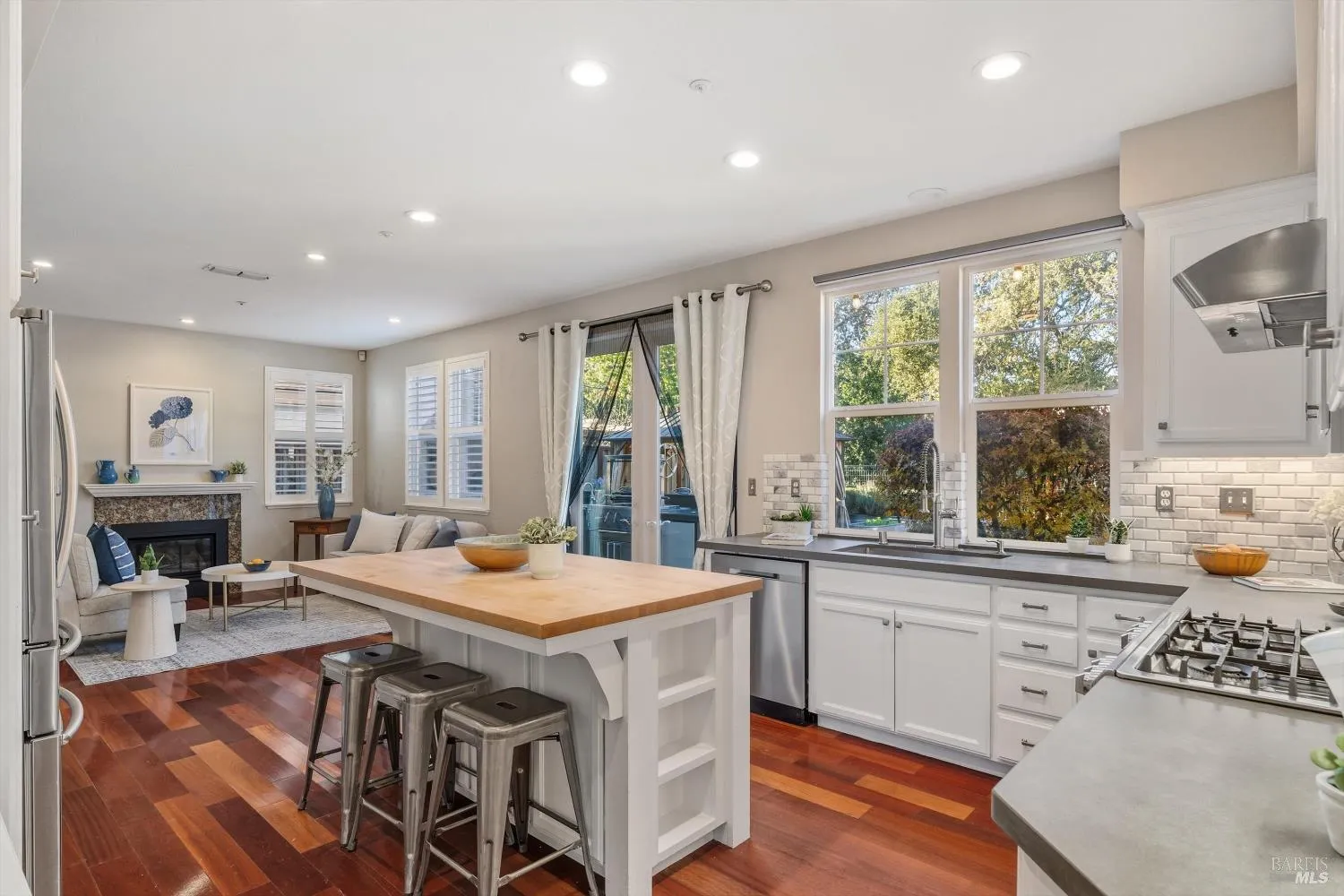 Napa, California 94558, United States, 3 Bedrooms Bedrooms, ,3 BathroomsBathrooms,Residential,Active,254789