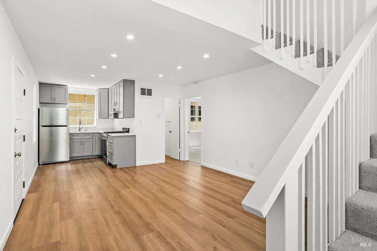 San Rafael, California 94901, United States, 7 Bedrooms Bedrooms, ,4 BathroomsBathrooms,Residential,Active,171768