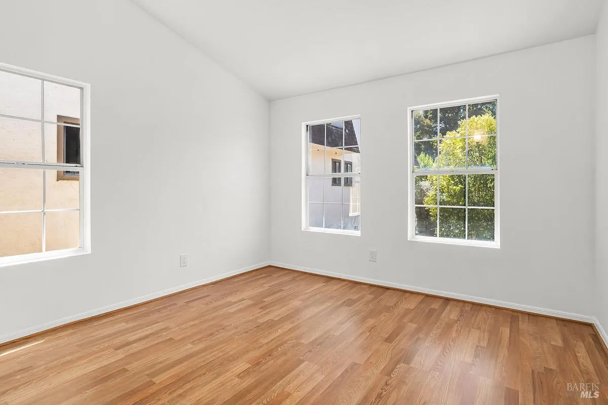 San Rafael, California 94901, United States, 7 Bedrooms Bedrooms, ,4 BathroomsBathrooms,Residential,Active,171768