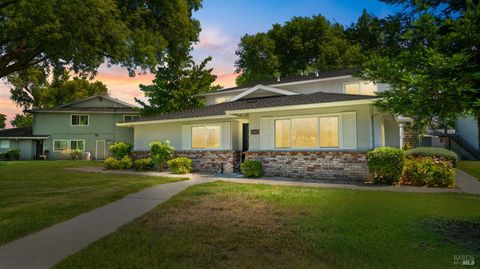Photo of 124 Del Rio Circle #1, Vacaville, CA 95687 (MLS # 325069347)
