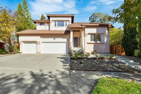 Photo of 2220 Fox Glen Drive, Fairfield, CA 94534 (MLS # 325078689)