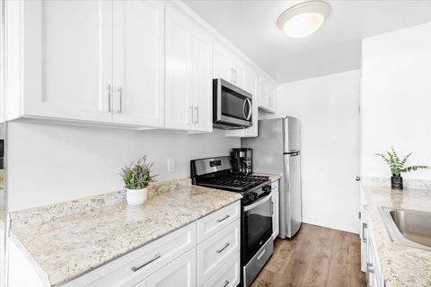 Photo of 1967 Southwood Drive #2, Vacaville, CA 95687 (MLS # 325064147)