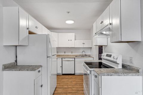 Photo of 1370 Townview Avenue #305, Santa Rosa, CA 95405 (MLS # 326009177)