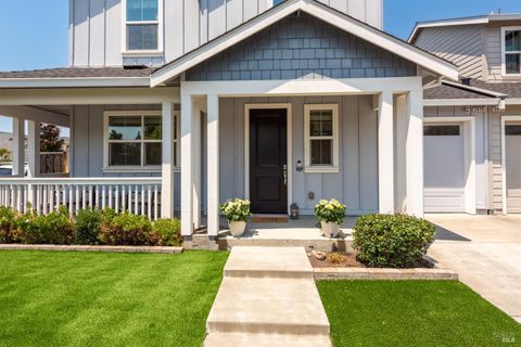 Photo of 2976 Bay Village Avenue, Santa Rosa, CA 95403 (MLS # 325070562)