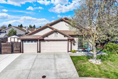 Photo of 2045 Keel Court, Dixon, CA 95620 (MLS # 326019349)