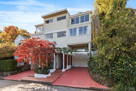 Photo of 85 Cazneau Avenue, Sausalito, CA 94965 (MLS # 325086993)