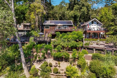Photo of 1574 S Fitch Mountain Court, Healdsburg, CA 95448 (MLS # 325079050)