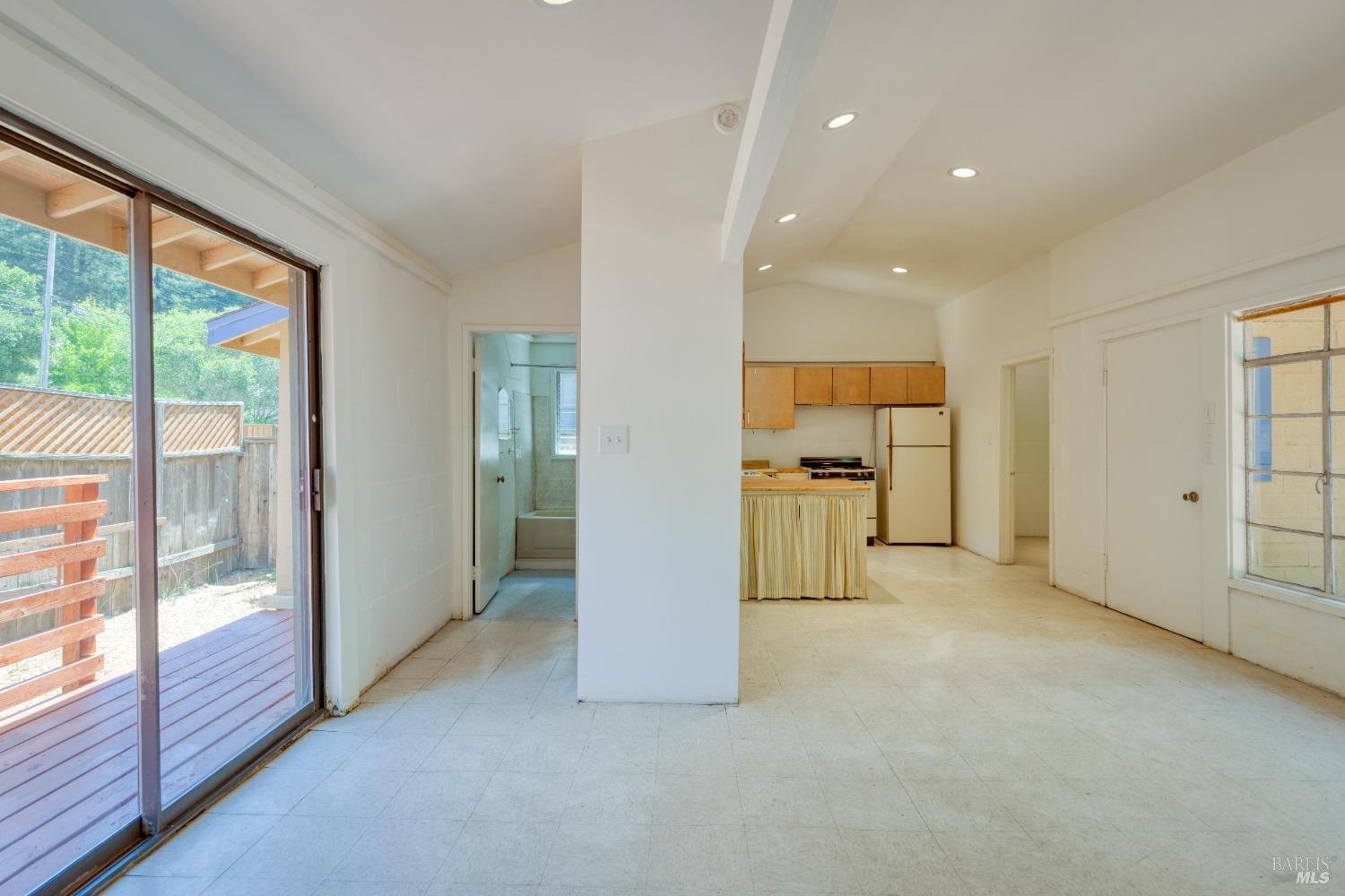 Guerneville, California 95446, United States, 1 Bedroom Bedrooms, ,1 BathroomBathrooms,Residential,Active,55056